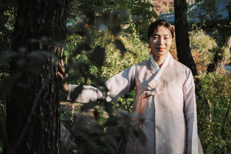 Shooting traditionell gekleidete Koreanerin in Seoul